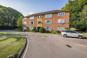 35 Trotsworth Court, Virginia Water, Surrey, GU25 4AQ